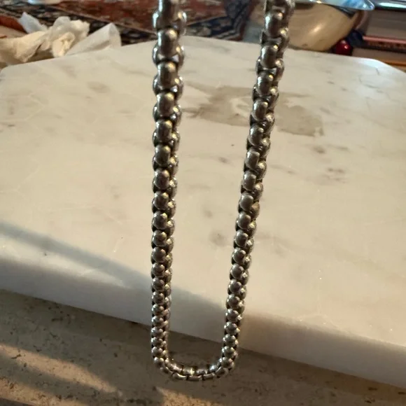 Elegant Silver Chain Necklace in 925 sterling silver 40.7 gram. 20” length. 100%